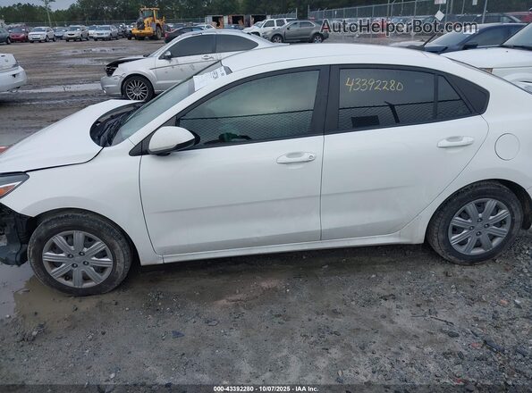 3KPA24AD3NE458640 2022 KIA RIO White Սալոնի 360 աստիճան տեսք