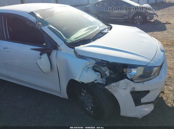 3KPA24AD4ME404374 2021 KIA RIO White 