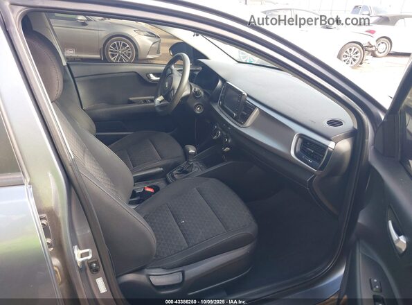 3KPA24AD7LE266294 2020 KIA RIO Gray Vista interior delantera