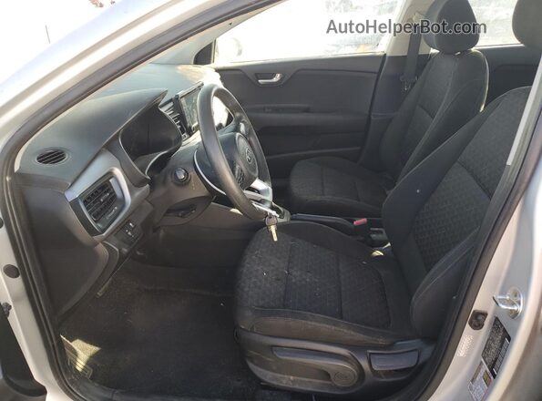 3KPA24AD7LE320144 2020 KIA RIO Silver წინა სალონის ხედი