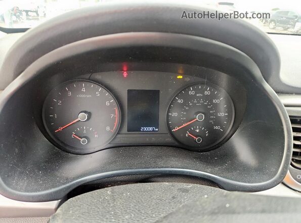 3KPA24AD7LE359283 2020 KIA RIO White ხელსაწყოთა პანელის ხედი