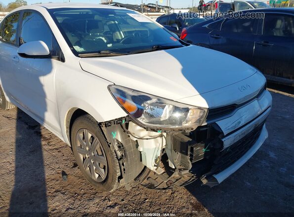 3KPA24AD7NE493620 2022 KIA RIO White Vista frontal