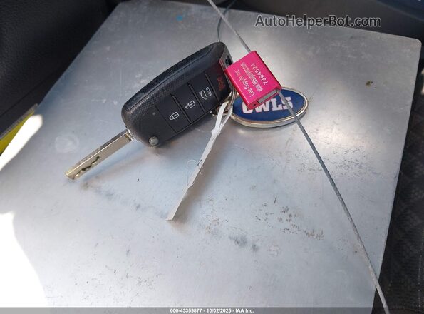 3KPA24AD8LE256339 2020 KIA RIO Blue Dashboard view