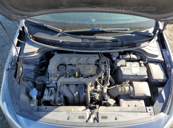 3KPA24AD8LE344632 2020 KIA RIO Gray Rear interior view