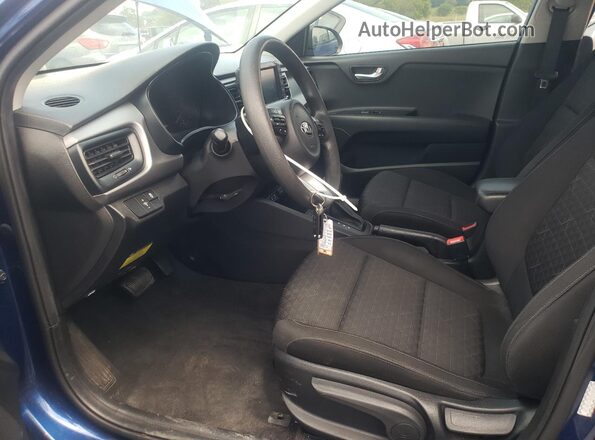 3KPA24AD8LE349149 2020 KIA RIO Синий Вид салона спереди