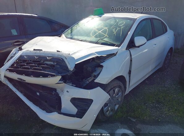 3KPA24AD9ME374174 2021 KIA RIO White წინა მარცხენა ხედი სამი მეოთხედიდან