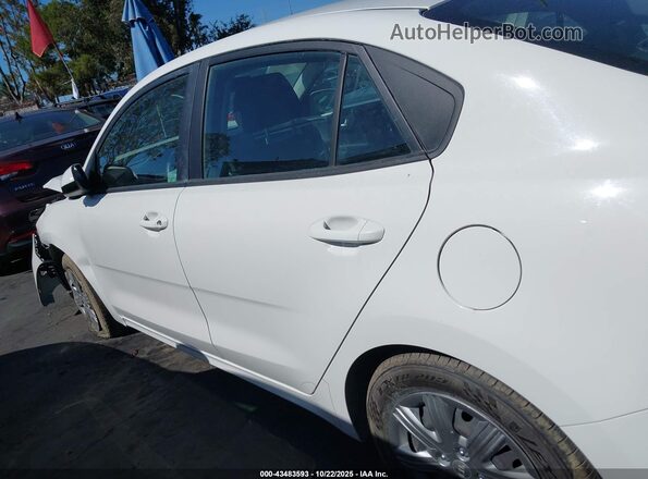 3KPA24AD9ME374174 2021 KIA RIO White უკანა სალონის ხედი