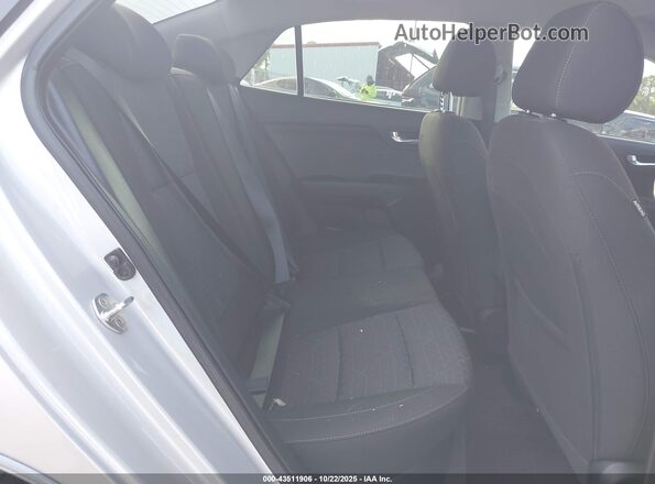 3KPA24ADXLE256407 2020 KIA RIO Silver Вид наклейки з VIN-кодом
