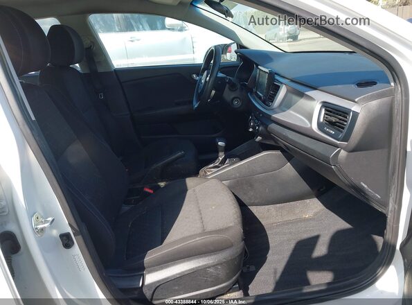 3KPA24ADXLE260182 2020 KIA RIO White Vista interior delantera
