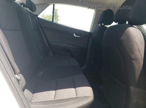 3KPA24ADXNE444587 2022 KIA RIO White Вид задніх сидінь