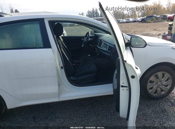 3KPA25AD0LE273061 2020 KIA RIO 5-DOOR Белый Вид салона спереди
