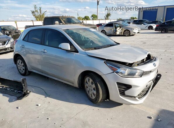 3KPA25AD2ME377522 2021 KIA RIO Silver Delantero derecho