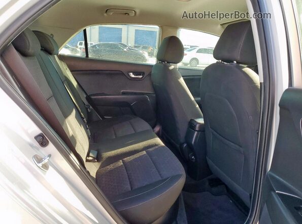 3KPA25AD2ME377522 2021 KIA RIO Silver Vista de los asientos traseros