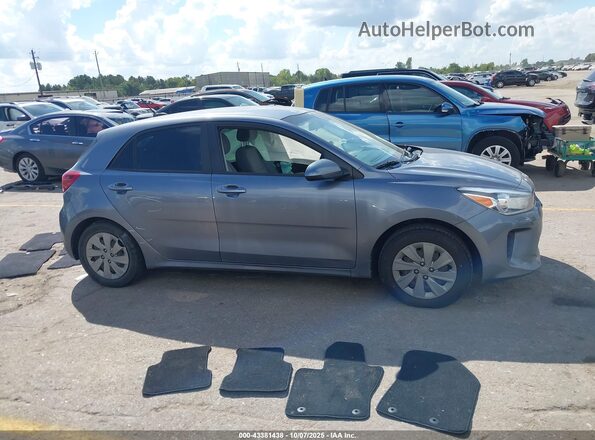3KPA25AD5LE333528 2020 KIA RIO 5-DOOR Gray Սալոնի հետևի տեսք