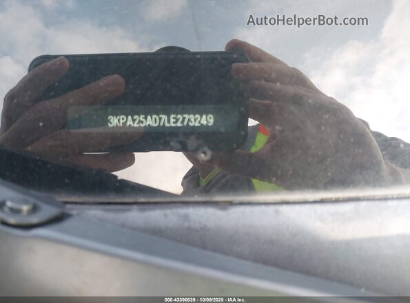 3KPA25AD7LE273249 2020 KIA RIO Black Widok komory silnika