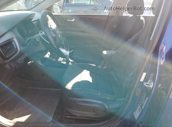 3KPA34AB2JE053441 2018 KIA RIO Blue Widok wnętrza z przodu