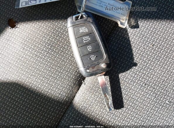 3KPC24A3XKE073264 2019 HYUNDAI ACCENT Серебряный Вид панели приборов