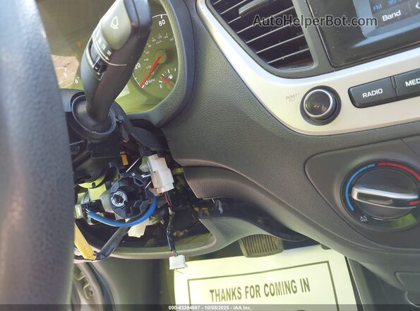 3KPC24A3XKE073264 2019 HYUNDAI ACCENT Серебряный 