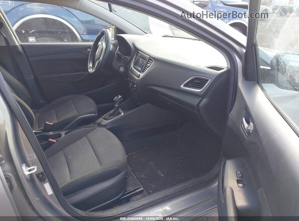 3KPC24A60ME136367 2021 HYUNDAI ACCENT Gray Front interior view