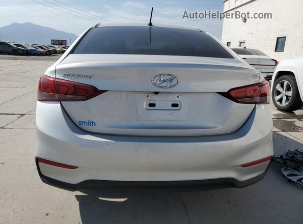 3KPC24A61LE123979 2020 HYUNDAI ACCENT Silver Вид ззаду