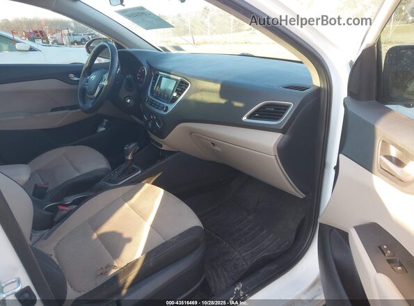 3KPC24A61ME134434 2021 HYUNDAI ACCENT White Widok wnętrza z przodu