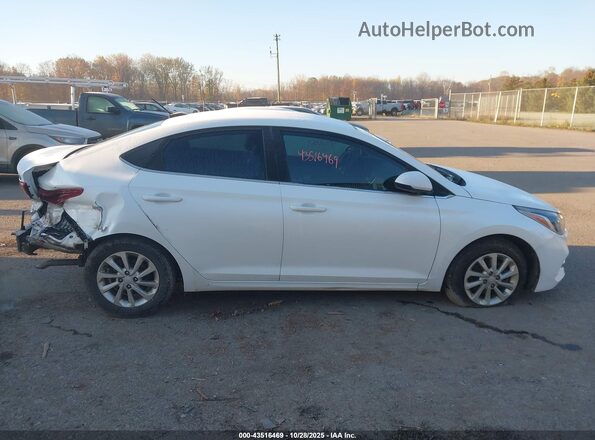 3KPC24A61ME134434 2021 HYUNDAI ACCENT White Widok wnętrza z tyłu