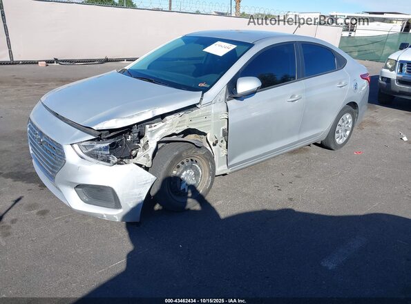 3KPC24A61ME138371 2021 HYUNDAI ACCENT Silver Vista tres cuartos delantera izquierda