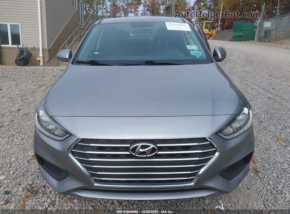 3KPC24A63NE167873 2022 HYUNDAI ACCENT Silver Widok wnętrza z tyłu