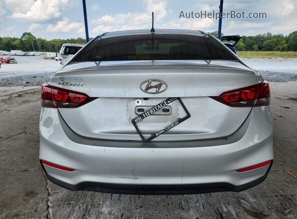 3KPC24A64ME134041 2021 HYUNDAI ACCENT Silver Widok z tyłu
