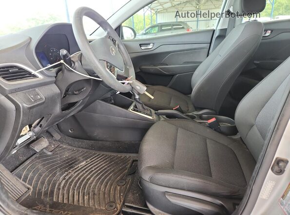 3KPC24A64ME134041 2021 HYUNDAI ACCENT Silver Widok wnętrza z przodu