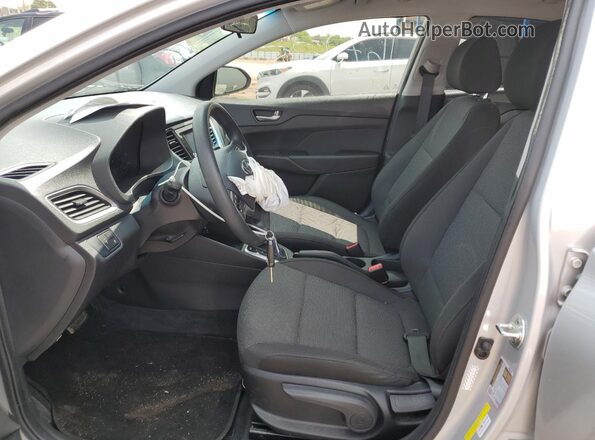 3KPC24A66ME151682 2021 HYUNDAI ACCENT Silver Սալոնի դիմացի տեսք