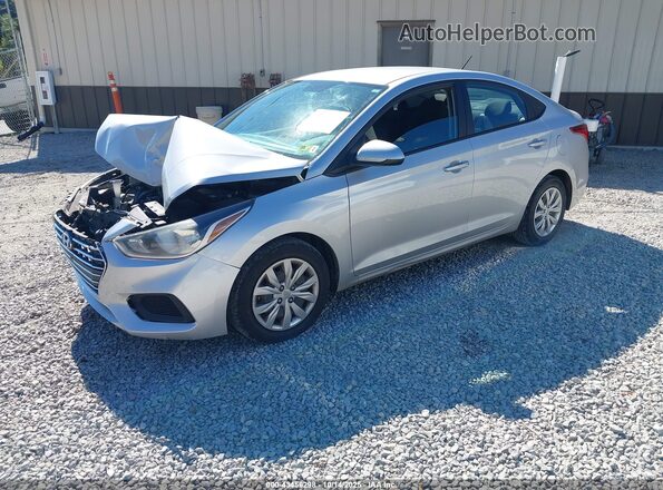 3KPC24A67ME136589 2021 HYUNDAI ACCENT Silver Vista tres cuartos delantera izquierda