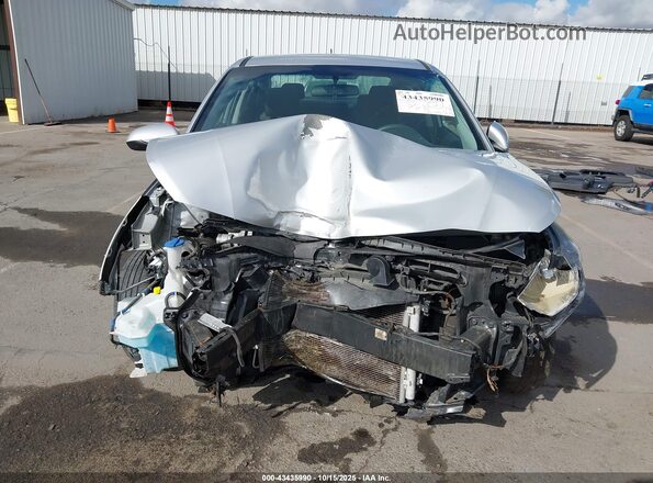 3KPC24A68ME129098 2021 HYUNDAI ACCENT Silver Vista interior trasera