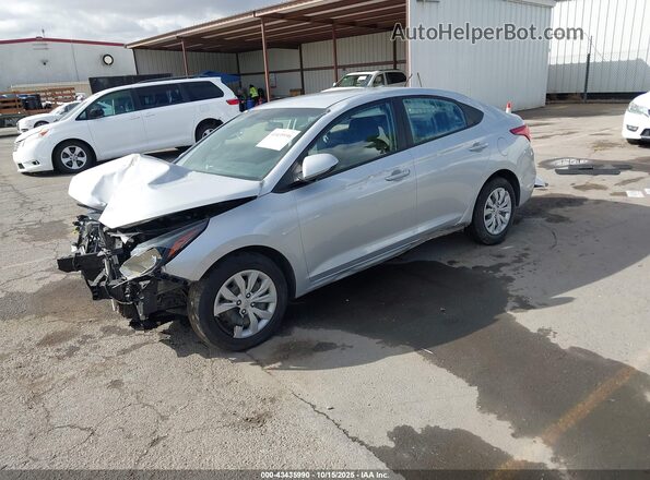 3KPC24A68ME129098 2021 HYUNDAI ACCENT Silver Vista tres cuartos delantera izquierda