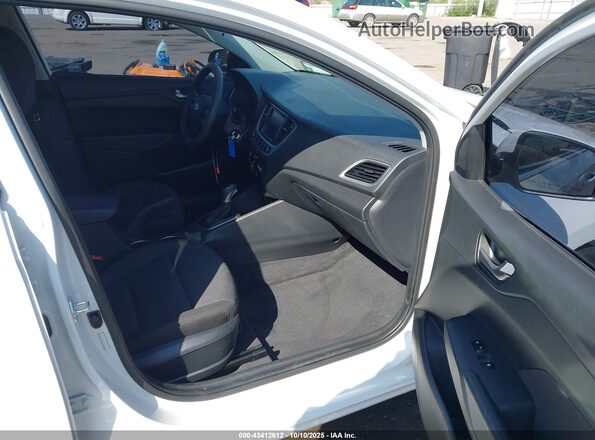 3KPC24A68ME150839 2021 HYUNDAI ACCENT White Front interior view
