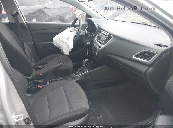 3KPC24A6XLE109983 2020 HYUNDAI ACCENT Silver Սալոնի դիմացի տեսք