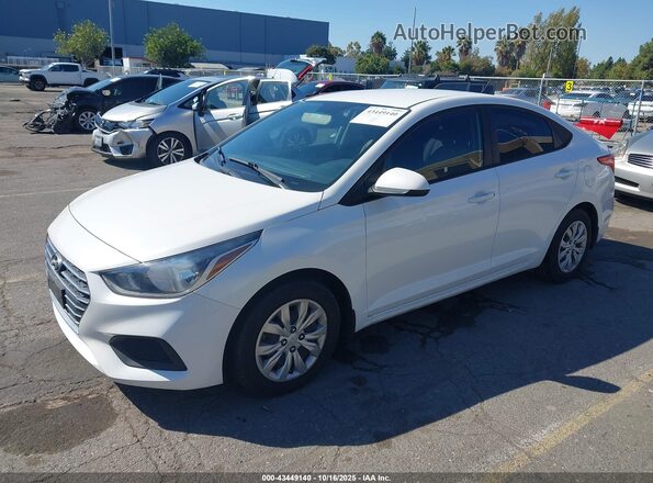 3KPC24A6XLE110423 2020 HYUNDAI ACCENT White წინა მარცხენა ხედი სამი მეოთხედიდან