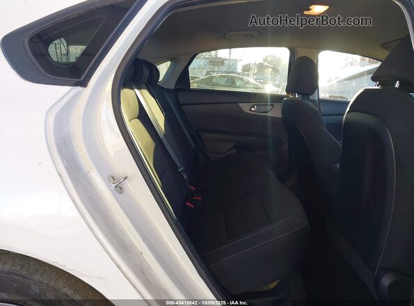 3KPF24AD0ME411280 2021 KIA FORTE White VIN sticker view