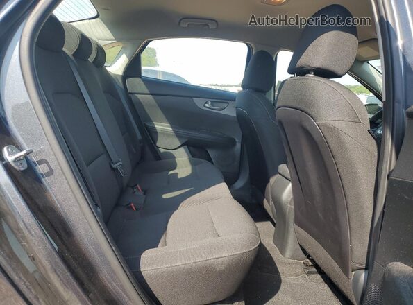 3KPF24AD1LE235273 2020 KIA FORTE Gray Rear seats view