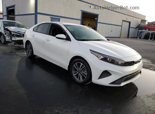 3KPF24AD2NE441737 2022 KIA FORTE Белый Передняя правая четверть