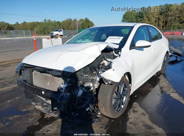 3KPF24AD2NE465682 2022 KIA FORTE White Вид спереду