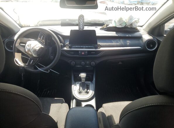 3KPF24AD3LE148426 2020 KIA FORTE Black Dashboard view