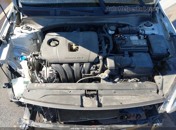 3KPF24AD3LE213386 2020 KIA FORTE Silver Rear view