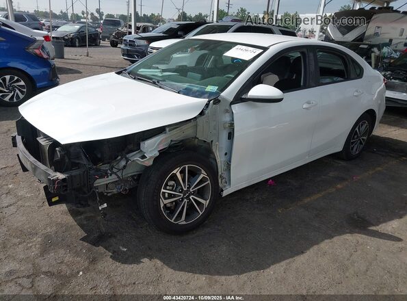 3KPF24AD4NE503672 2022 KIA FORTE Белый Передняя левая четверть
