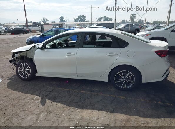 3KPF24AD4NE503672 2022 KIA FORTE Белый 