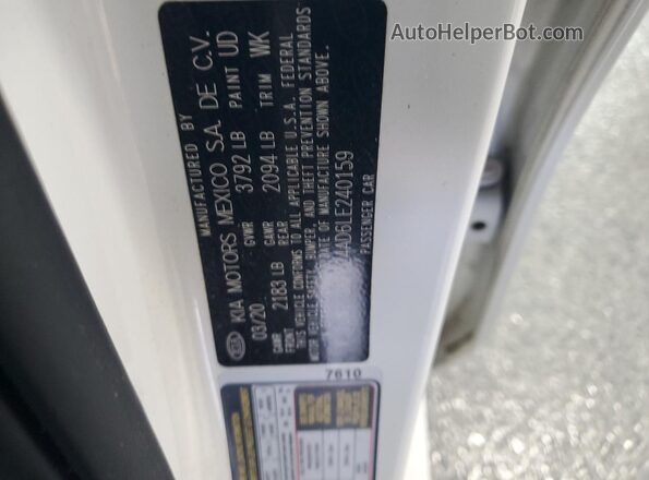 3KPF24AD6LE240159 2020 KIA FORTE White Vista del compartimento del motor