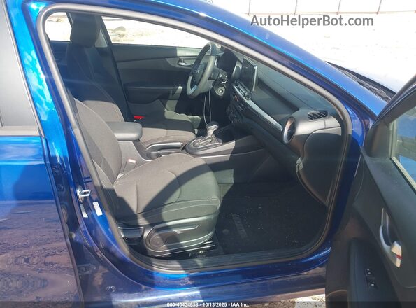 3KPF24AD7LE185625 2020 KIA FORTE Blue Front interior view