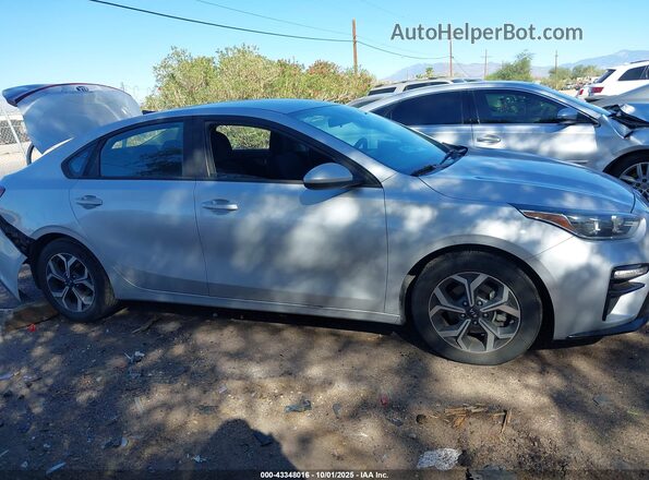 3KPF24AD9LE200559 2020 KIA FORTE Silver Vista interior trasera