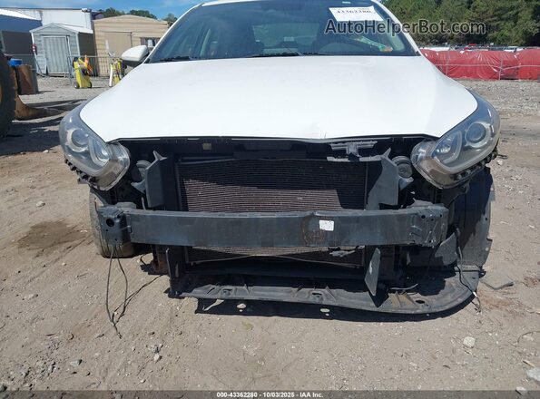 3KPF24AD9LE227986 2020 KIA FORTE White Front view