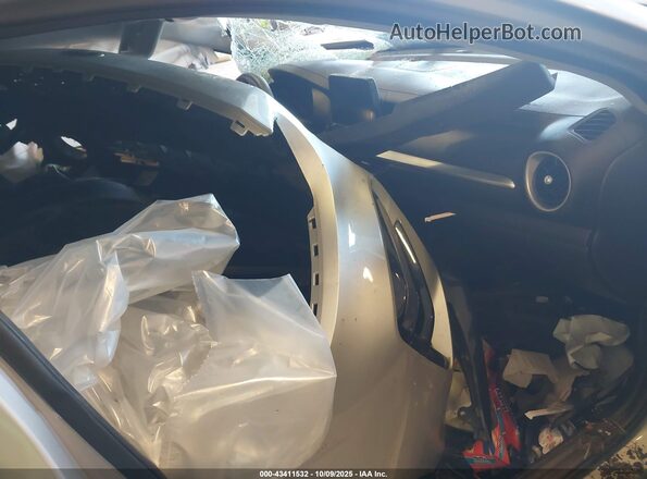3KPF24AD9LE234470 2020 KIA FORTE Silver Front interior view